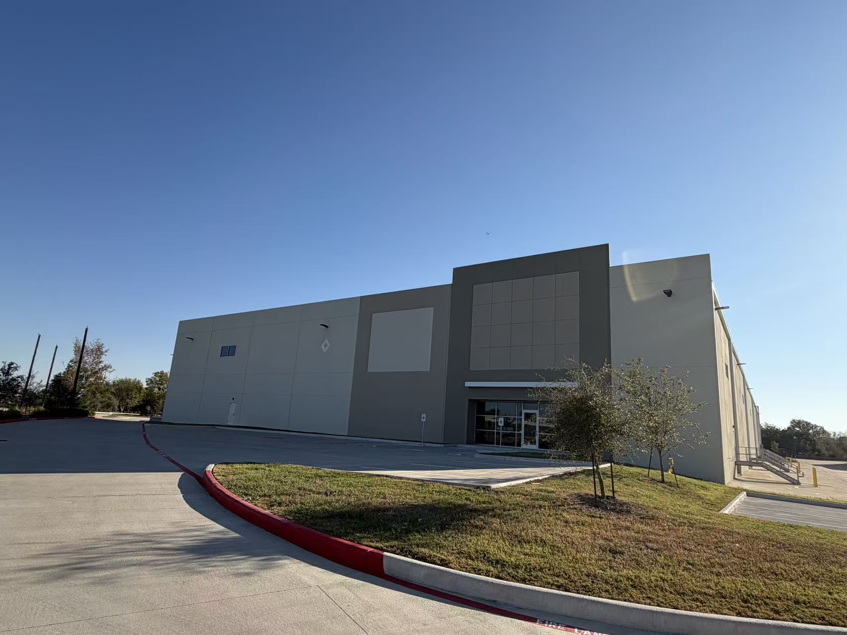 LC warehouse facility